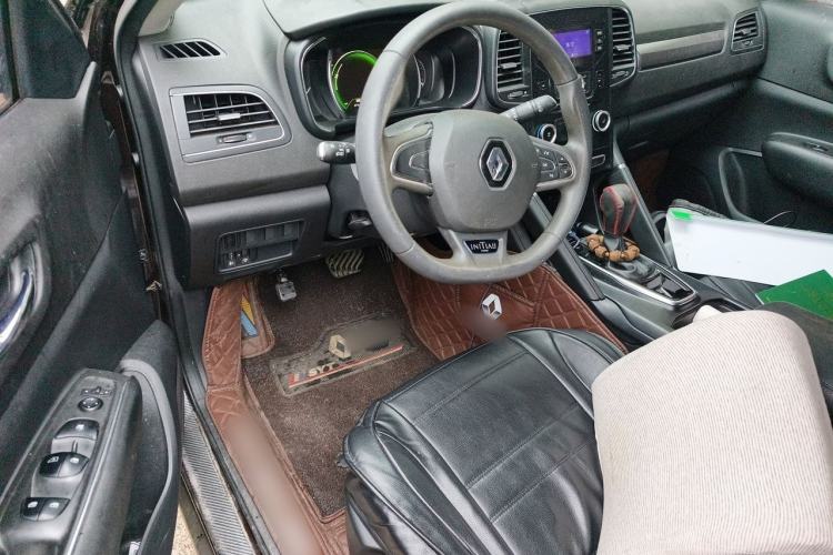 Used Renault Koleos 2018 2.0L Two-Wheel Drive Comfort Edition Center Console