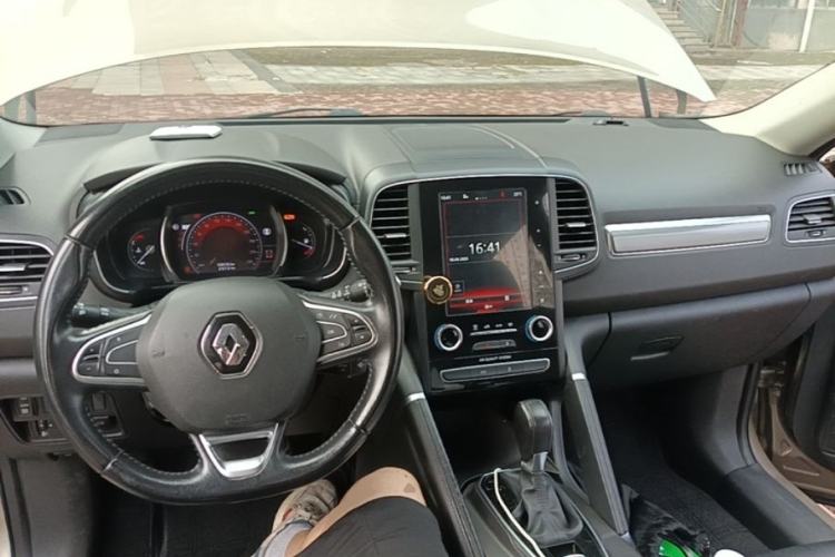 Used Renault Koleos 2018 2.5L Four-Wheel Drive Prestige Edition Center Console