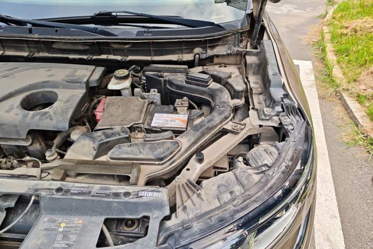 Used Renault Koleos 2018 2.0L Two-Wheel-Drive Luxury Edition Engine Bay Left