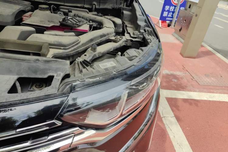 Used Renault Koleos 2018 2.5L Two-Wheel Drive Prestige Edition Engine Bay Left