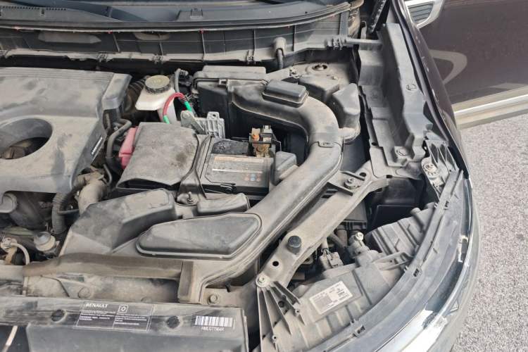 Used Renault Koleos 2018 2.0L Two-Wheel-Drive Luxury Edition Engine Bay Left