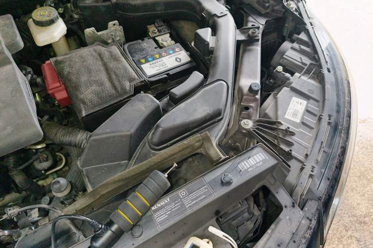 Used Renault Koleos 2018 2.0L Two-Wheel Drive Comfort Edition Engine Bay Left