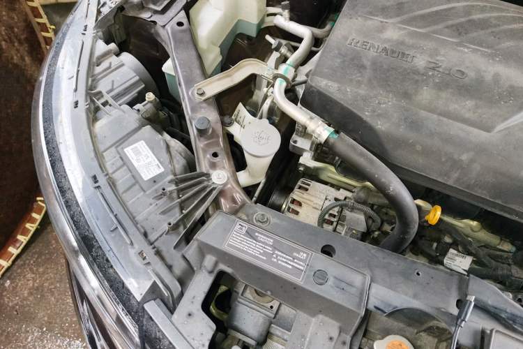 Used Renault Koleos 2018 2.0L Two-Wheel Drive Comfort Edition Engine Bay Right