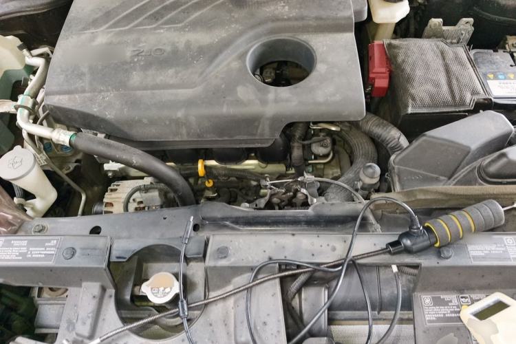 Used Renault Koleos 2018 2.0L Two-Wheel Drive Comfort Edition Engine Bay