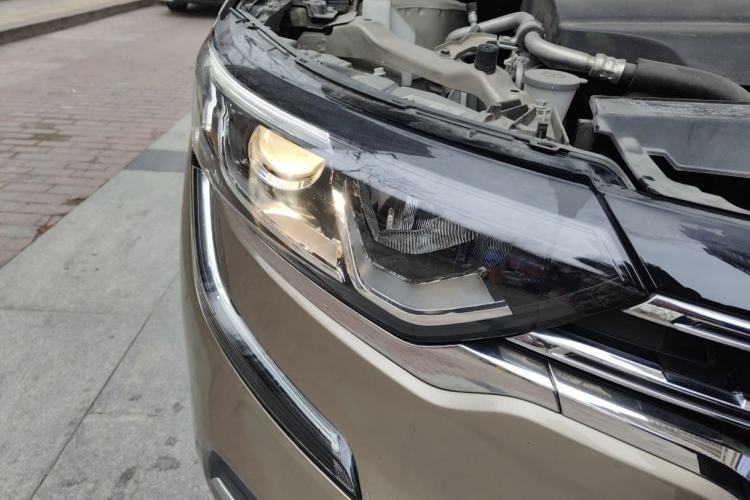 Used Renault Koleos 2018 2.0L Two-Wheel-Drive Luxury Edition Exterior 4