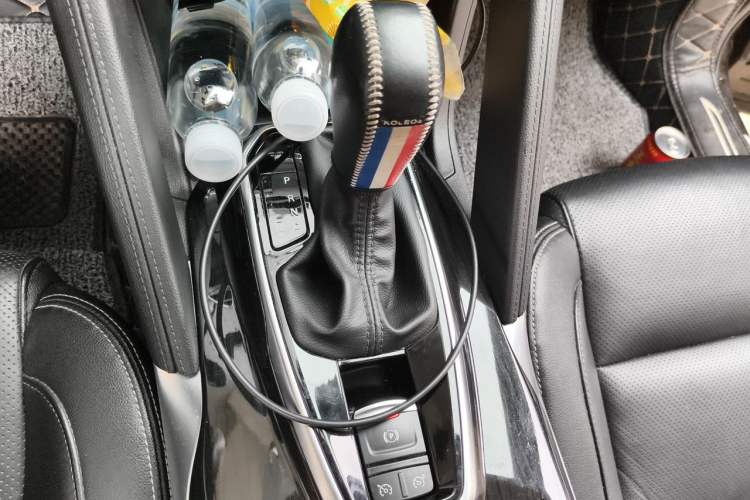 Used Renault Koleos 2018 2.5L Four-Wheel Drive Ultimate Edition Gear Lever