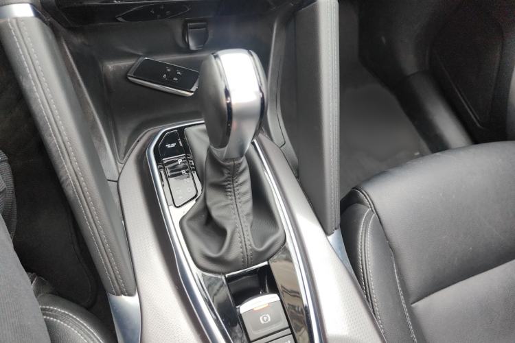 Used Renault Koleos 2018 2.0L Two-Wheel-Drive Luxury Edition Gear Lever