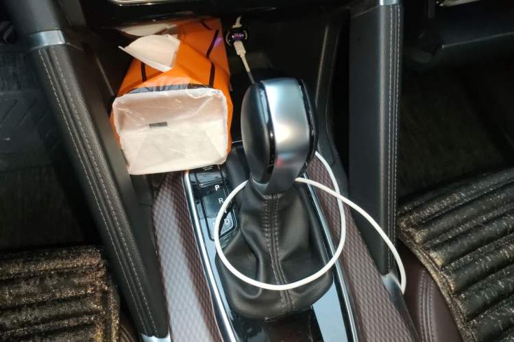 Used Renault Koleos 2018 2.0L Two-Wheel Drive 120th Anniversary Limited Edition Gear Lever