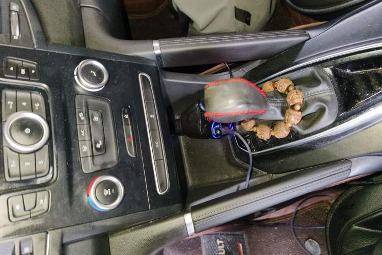 Used Renault Koleos 2018 2.0L Two-Wheel Drive Comfort Edition Gear Lever