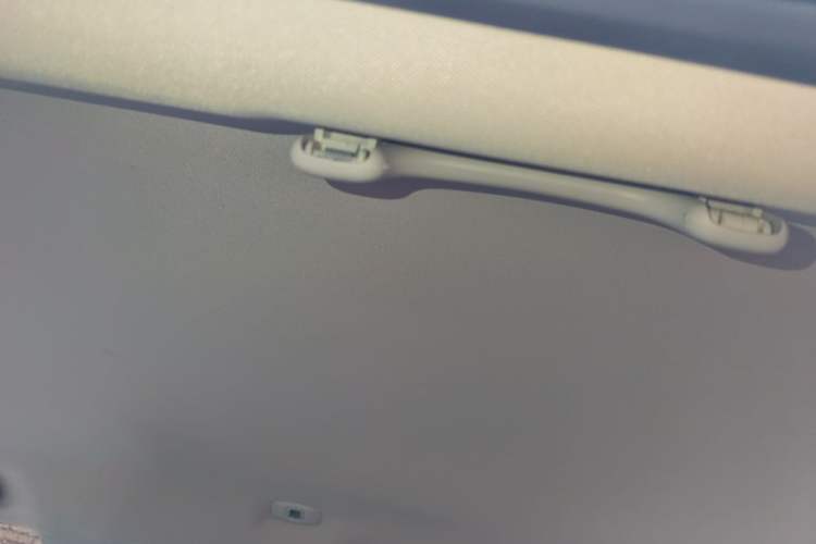 Used Renault Koleos 2018 2.0L Two-Wheel Drive Comfort Edition Headliner