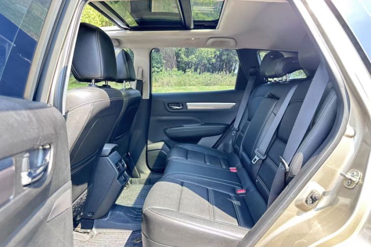 Used Renault Koleos 2018 2.0L Two-Wheel-Drive Luxury Edition Interior 5