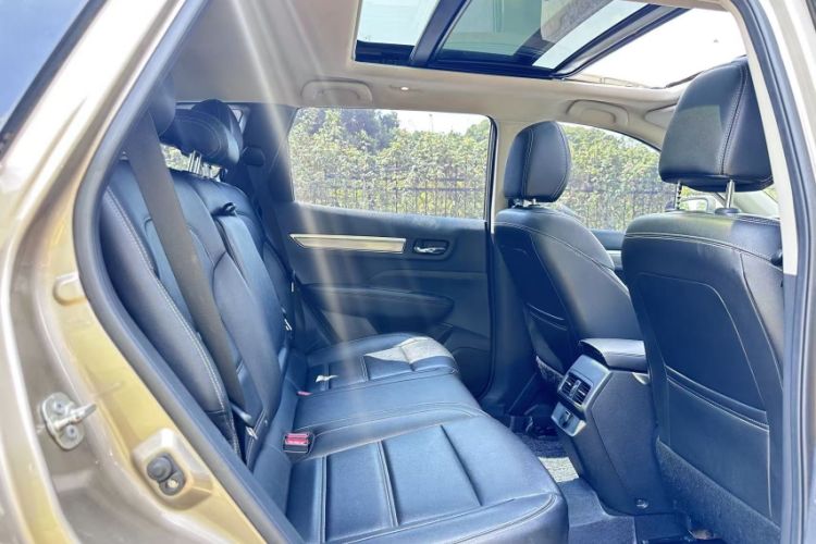 Used Renault Koleos 2018 2.0L Two-Wheel-Drive Luxury Edition Interior 9