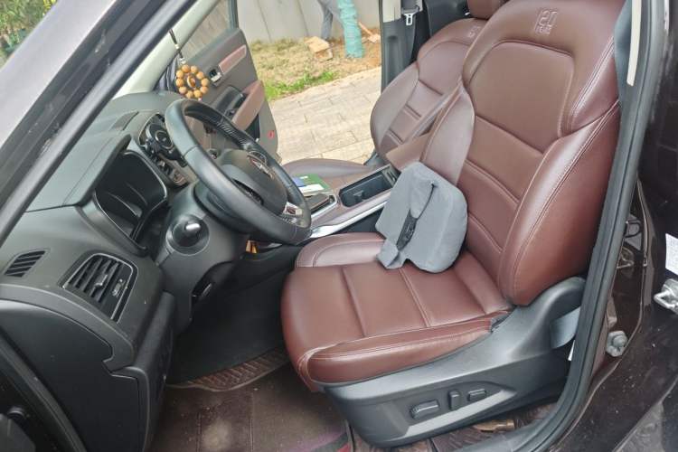 Used Renault Koleos 2018 2.0L Two-Wheel-Drive Luxury Edition Left Front Seat