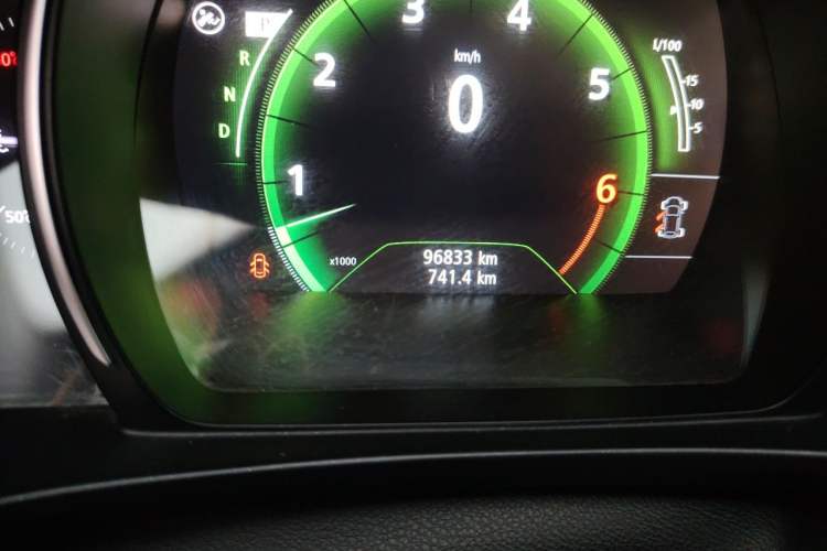 Used Renault Koleos 2018 2.0L Two-Wheel Drive Leading Edition Odometer Close Up