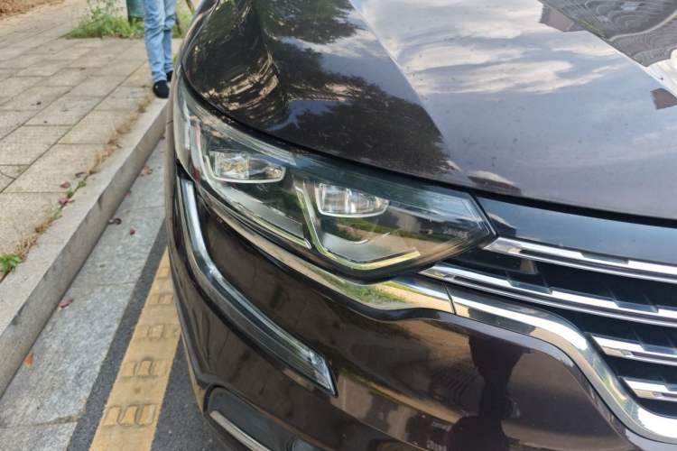 Used Renault Koleos 2018 2.0L Two-Wheel-Drive Luxury Edition Right Front Headlight