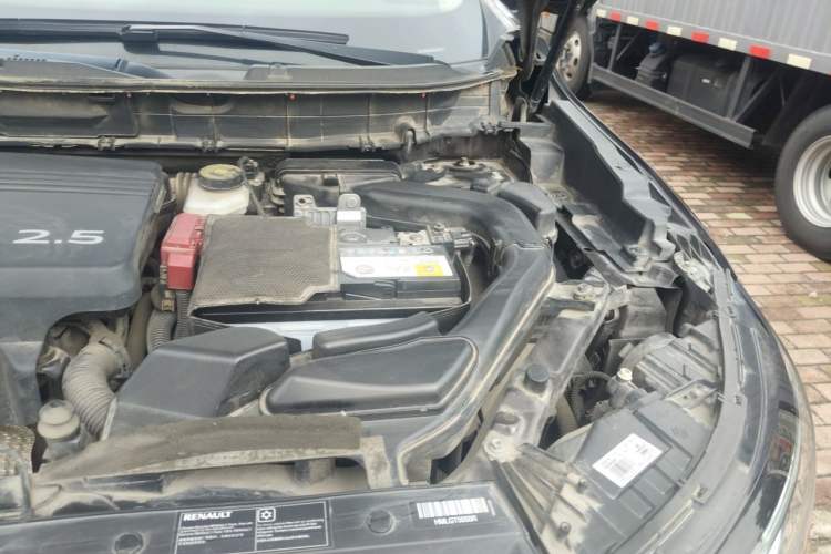Used Renault Koleos 2018 2.5L Four-Wheel Drive Prestige Edition Engine Bay Left