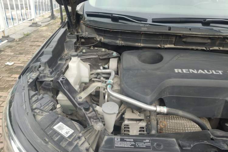 Used Renault Koleos 2018 2.5L Four-Wheel Drive Prestige Edition Engine Bay Right