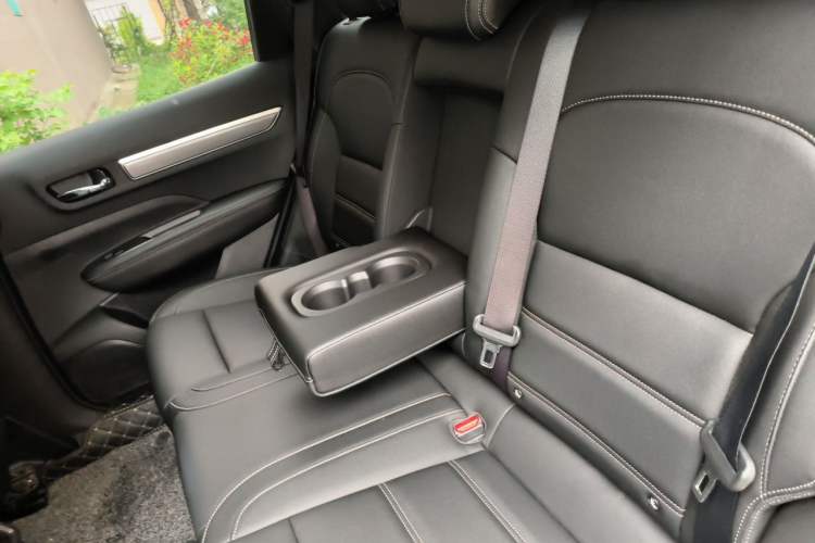 Used Renault Koleos 2018 2.5L Four-Wheel Drive Prestige Edition Left Rear Seat