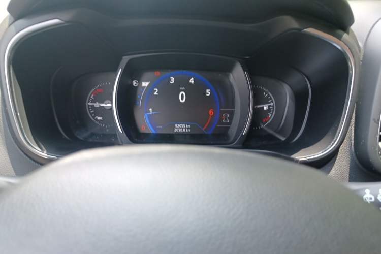 Used Renault Koleos 2018 2.0L Two-Wheel Drive 120th Anniversary Limited Edition Odometer Close Up