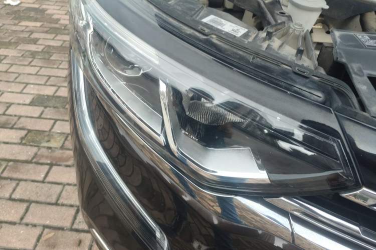 Used Renault Koleos 2018 2.5L Four-Wheel Drive Prestige Edition Right Front Headlight