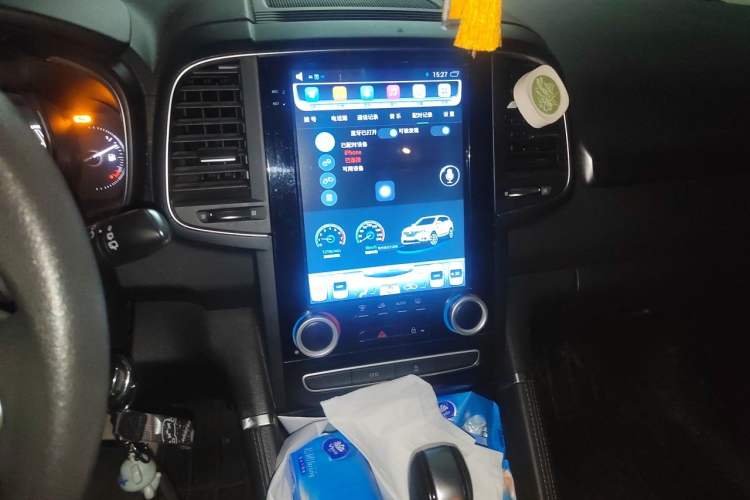 Used Renault Koleos 2018 2.0L Two-Wheel Drive Comfort Edition Audio And AC Panel