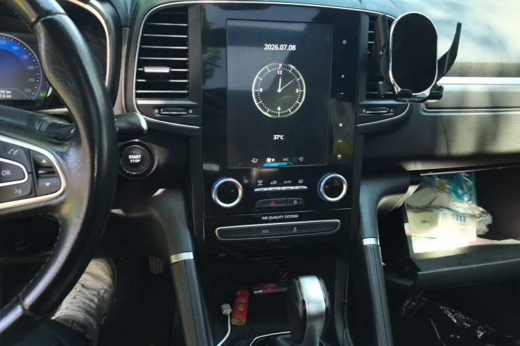 Used Renault Koleos 2018 2.0L Two-Wheel-Drive Luxury Edition Audio And AC Panel