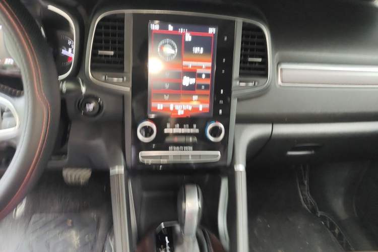 Used Renault Koleos 2018 2.0L Two-Wheel Drive 120th Anniversary Limited Edition Audio And AC Panel