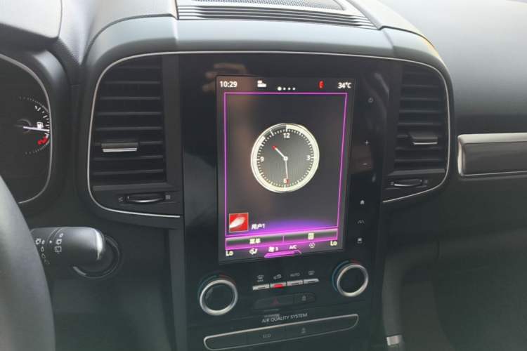 Used Renault Koleos 2018 2.0L Two-Wheel-Drive Luxury Edition Audio And AC Panel