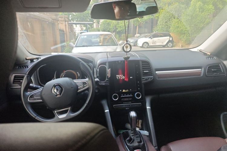 Used Renault Koleos 2018 2.0L Two-Wheel Drive 120th Anniversary Limited Edition Center Console