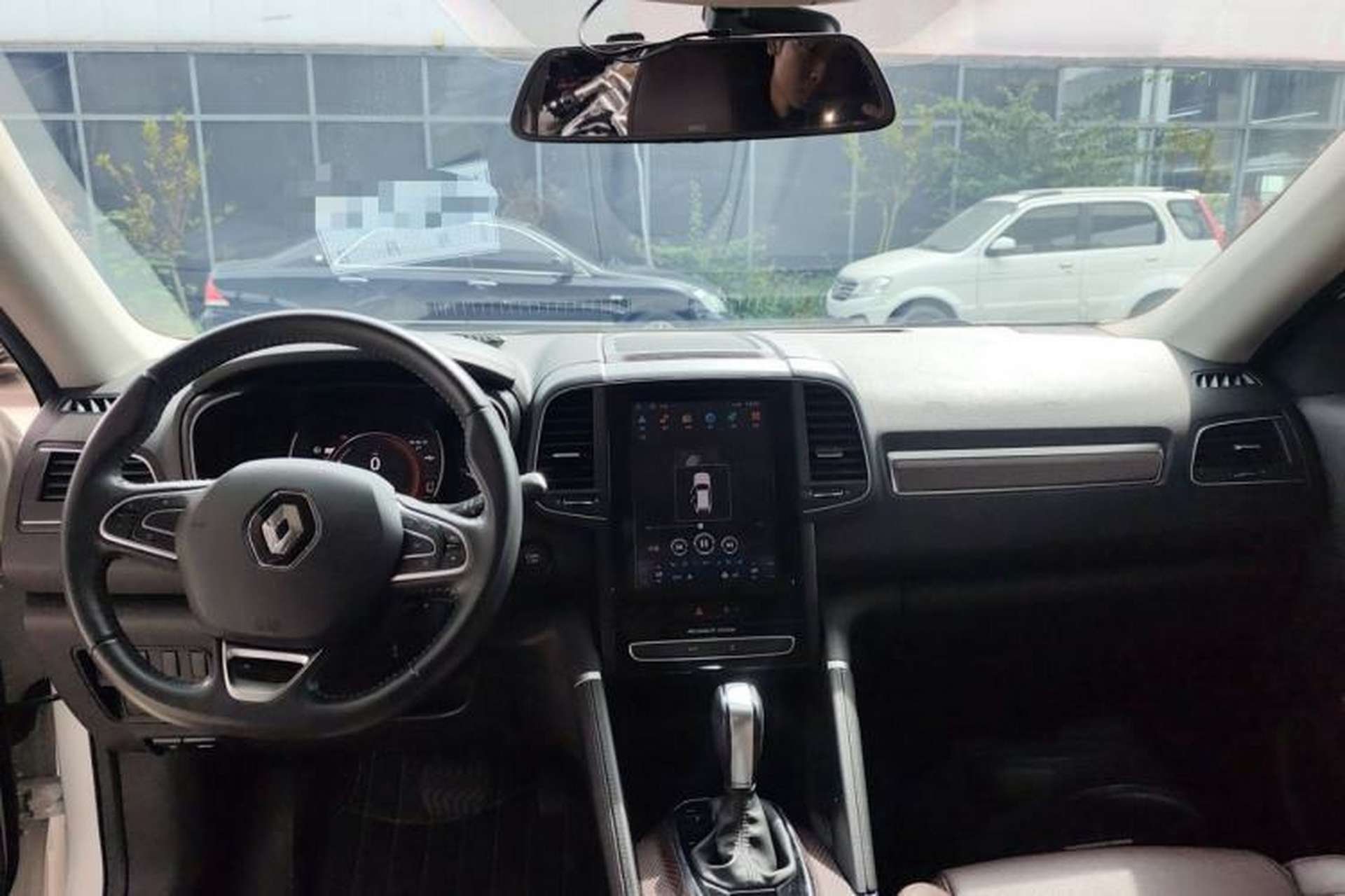 Used Renault Koleos 2018 2.0L Two-Wheel Drive 120th Anniversary Limited Edition Center Console