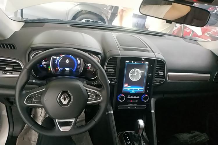 Used Renault Koleos 2018 2.0L Two-Wheel Drive 120th Anniversary Limited Edition Center Console