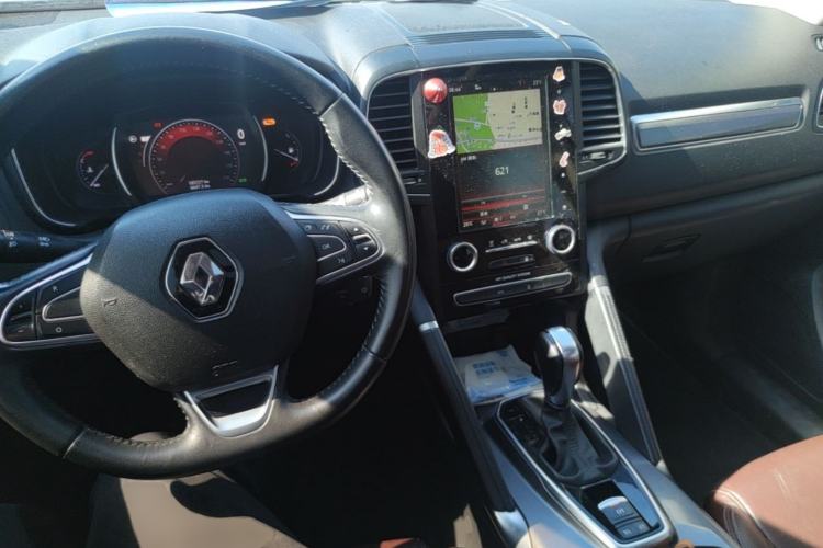Used Renault Koleos 2018 2.0L Two-Wheel-Drive Luxury Edition Center Console