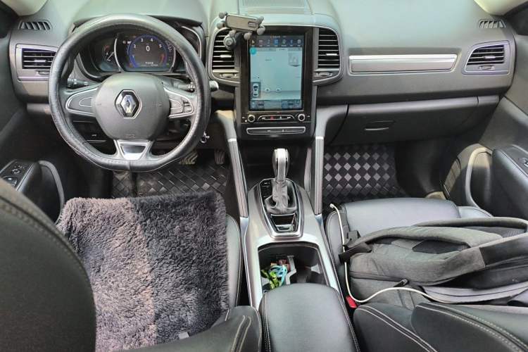 Used Renault Koleos 2018 2.0L Two-Wheel Drive Comfort Edition Center Console