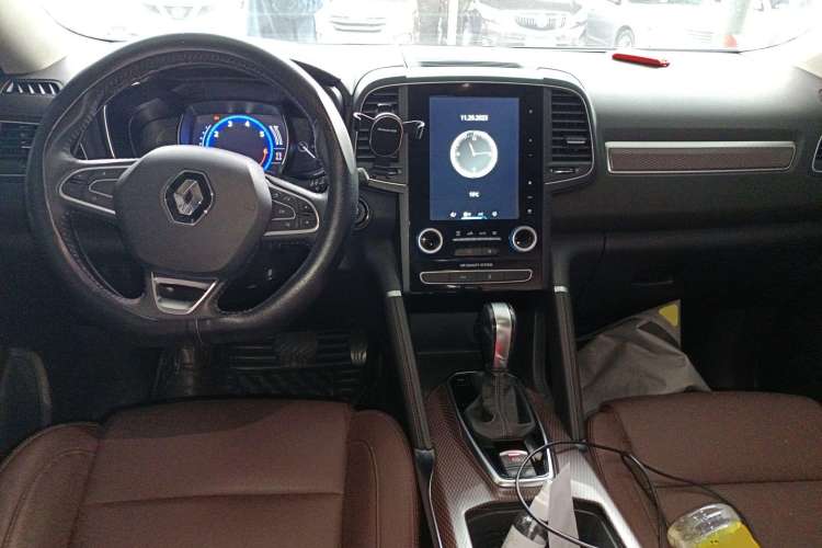 Used Renault Koleos 2018 2.0L Two-Wheel Drive 120th Anniversary Limited Edition Center Console