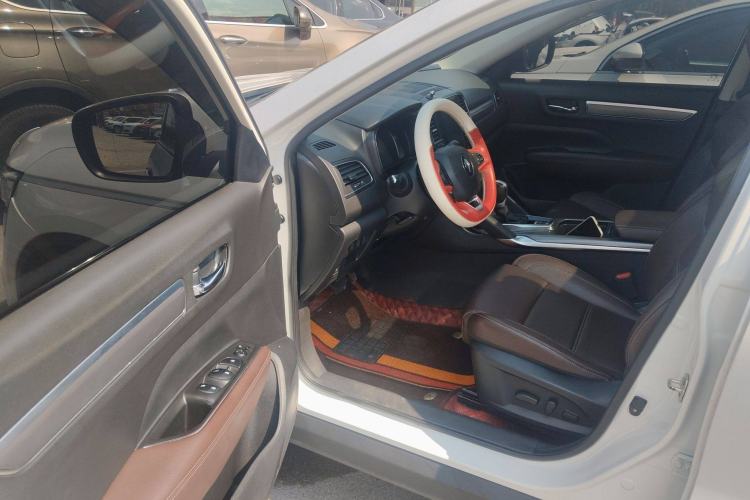 Used Renault Koleos 2018 2.0L Two-Wheel-Drive Luxury Edition Driver Seat