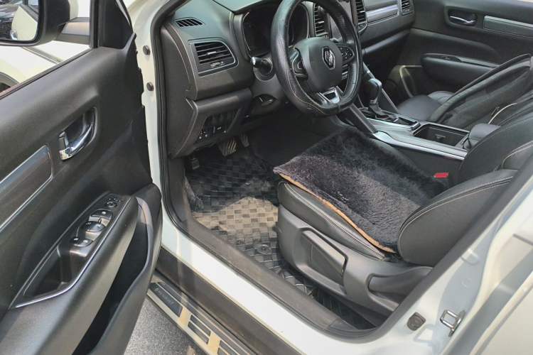 Used Renault Koleos 2018 2.0L Two-Wheel Drive Comfort Edition Driver Seat