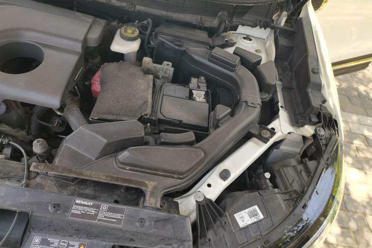 Used Renault Koleos 2018 2.0L Two-Wheel-Drive Luxury Edition Engine Bay Left