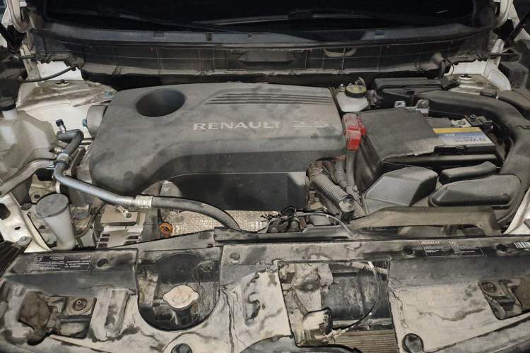 Used Renault Koleos 2018 2.5L Four-Wheel Drive Ultimate Edition Engine Bay