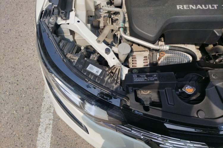 Used Renault Koleos 2018 2.5L Four-Wheel Drive Ultimate Edition Engine Bay Right