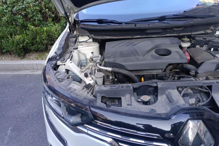 Used Renault Koleos 2018 2.0L Two-Wheel-Drive Luxury Edition Engine Bay Right