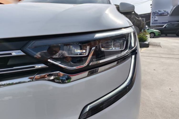 Used Renault Koleos 2018 2.5L Four-Wheel Drive Ultimate Edition Exterior 7