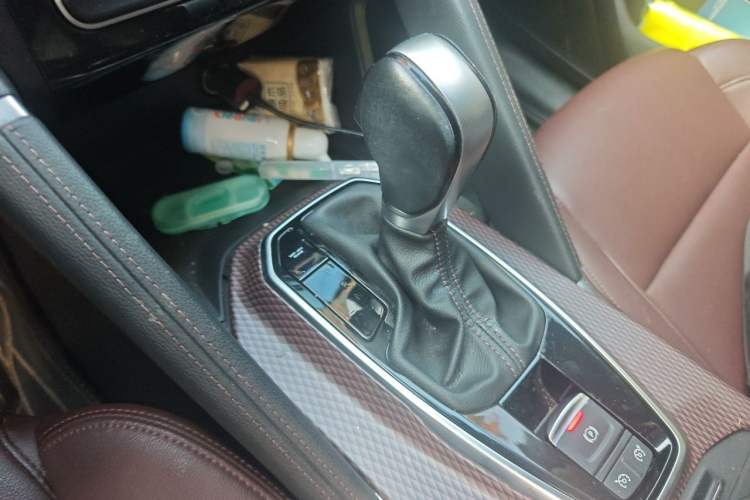 Used Renault Koleos 2018 2.0L Two-Wheel Drive 120th Anniversary Limited Edition Gear Lever