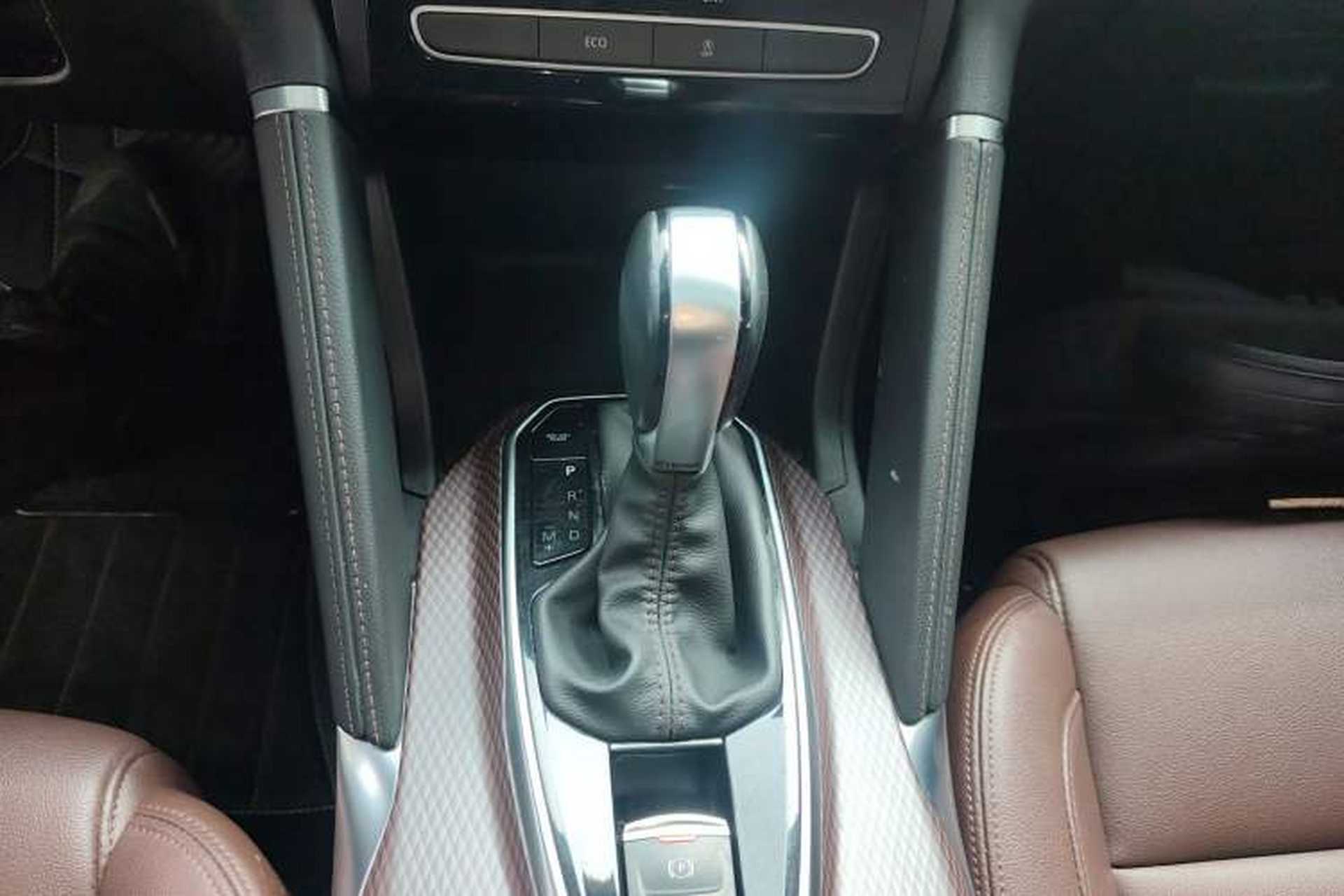 Used Renault Koleos 2018 2.0L Two-Wheel Drive 120th Anniversary Limited Edition Gear Lever