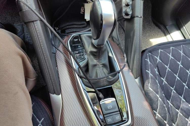 Used Renault Koleos 2018 2.0L Two-Wheel Drive 120th Anniversary Limited Edition Gear Lever