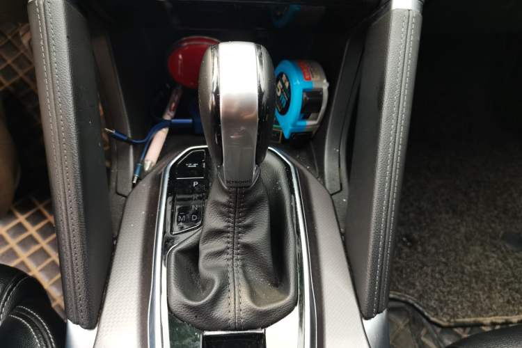 Used Renault Koleos 2018 2.0L Two-Wheel-Drive Luxury Edition Gear Lever
