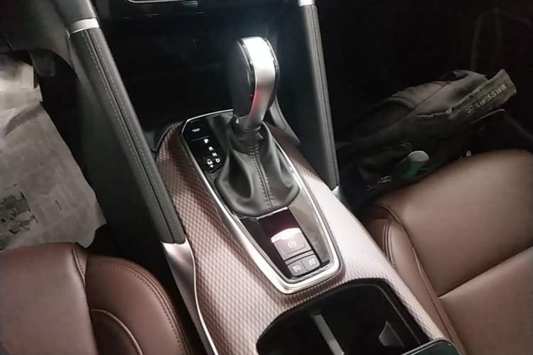Used Renault Koleos 2018 2.0L Two-Wheel Drive 120th Anniversary Limited Edition Gear Lever