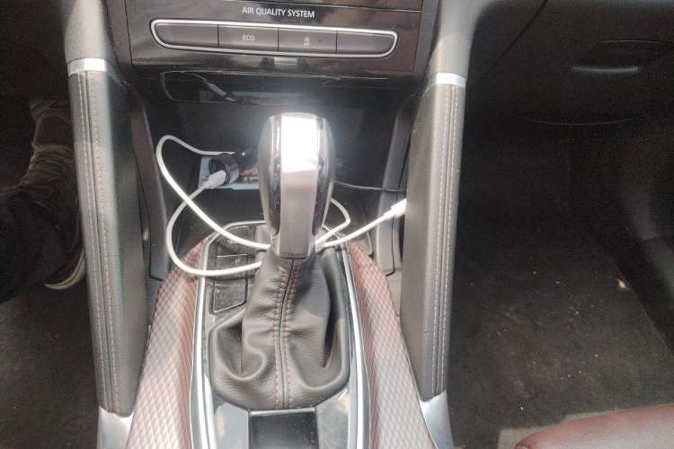 Used Renault Koleos 2018 2.0L Two-Wheel Drive 120th Anniversary Limited Edition Gear Lever