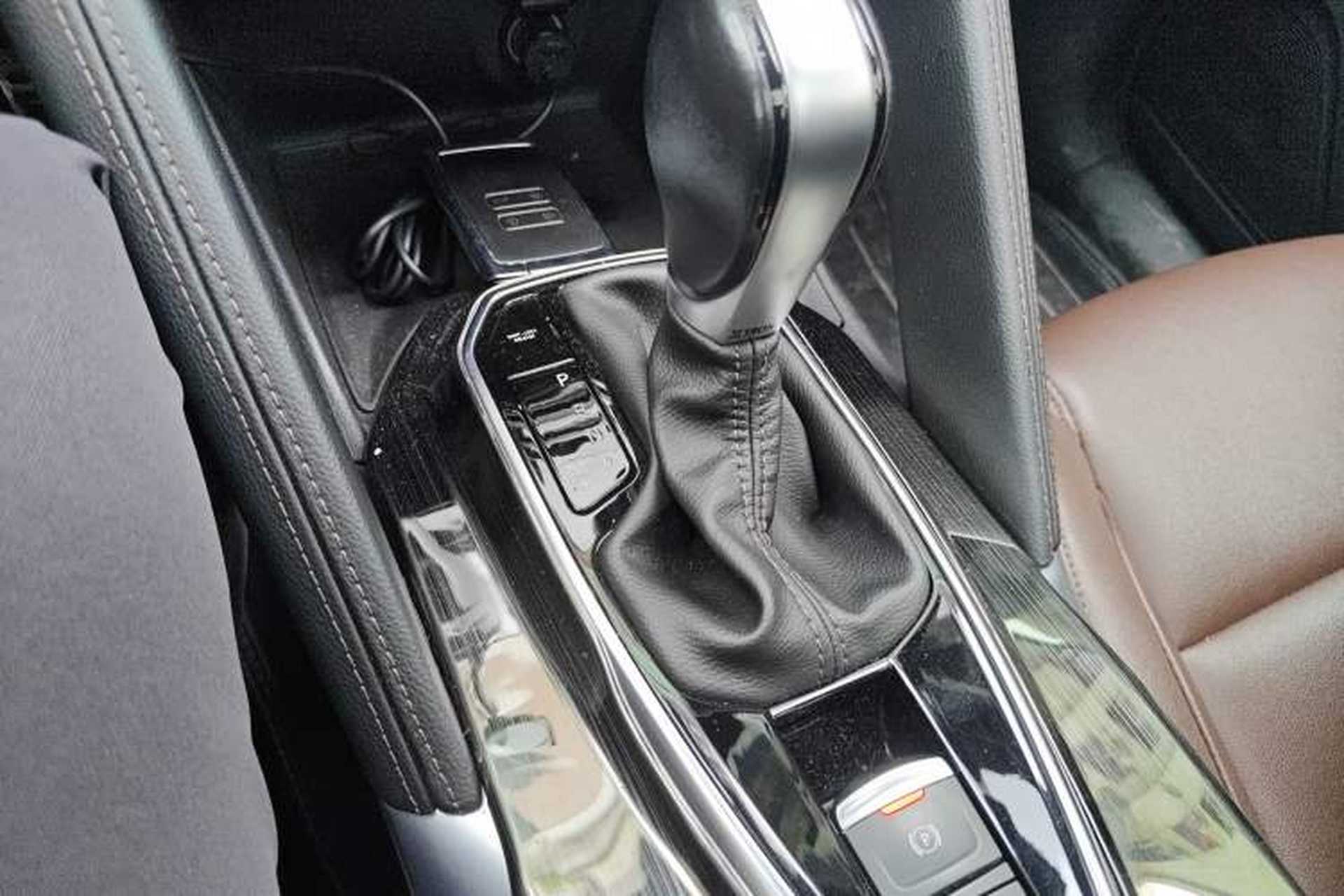 Used Renault Koleos 2018 2.5L Two-Wheel Drive 120th Anniversary Limited Edition Gear Lever