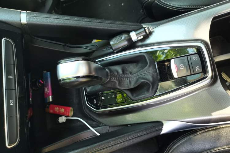 Used Renault Koleos 2018 2.0L Two-Wheel-Drive Luxury Edition Gear Lever