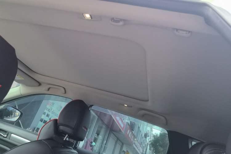 Used Renault Koleos 2018 2.0L Two-Wheel-Drive Luxury Edition Headliner